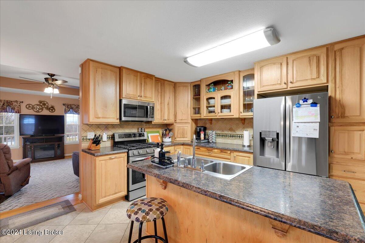 9401 Frohlich Road Louisville, KY 40291 - Photo 17 of 43 Kitchen