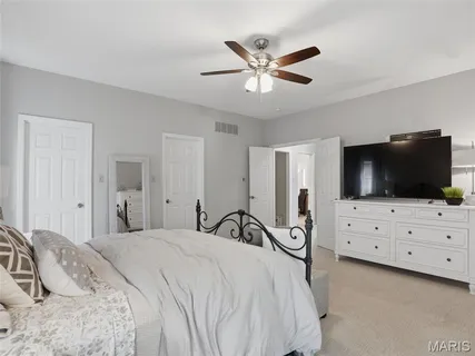 $575,000 | 6632 Towne Woods Drive, St. Louis, MO 63129