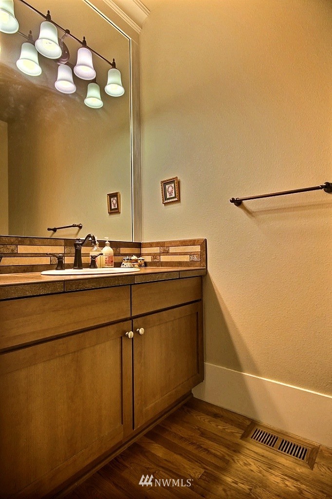 5132 Northeast 10th Street Renton, WA 98059 - Photo 11 of 25