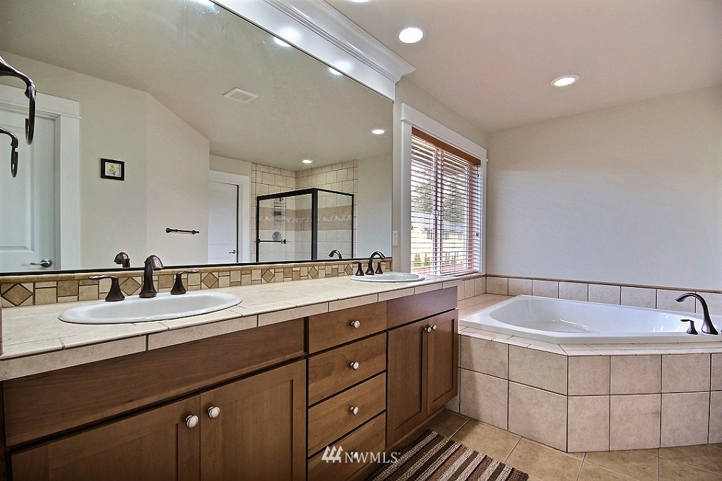 5132 Northeast 10th Street Renton, WA 98059 - Photo 15 of 25