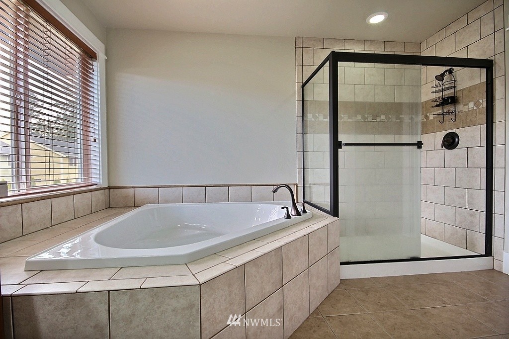 5132 Northeast 10th Street Renton, WA 98059 - Photo 16 of 25