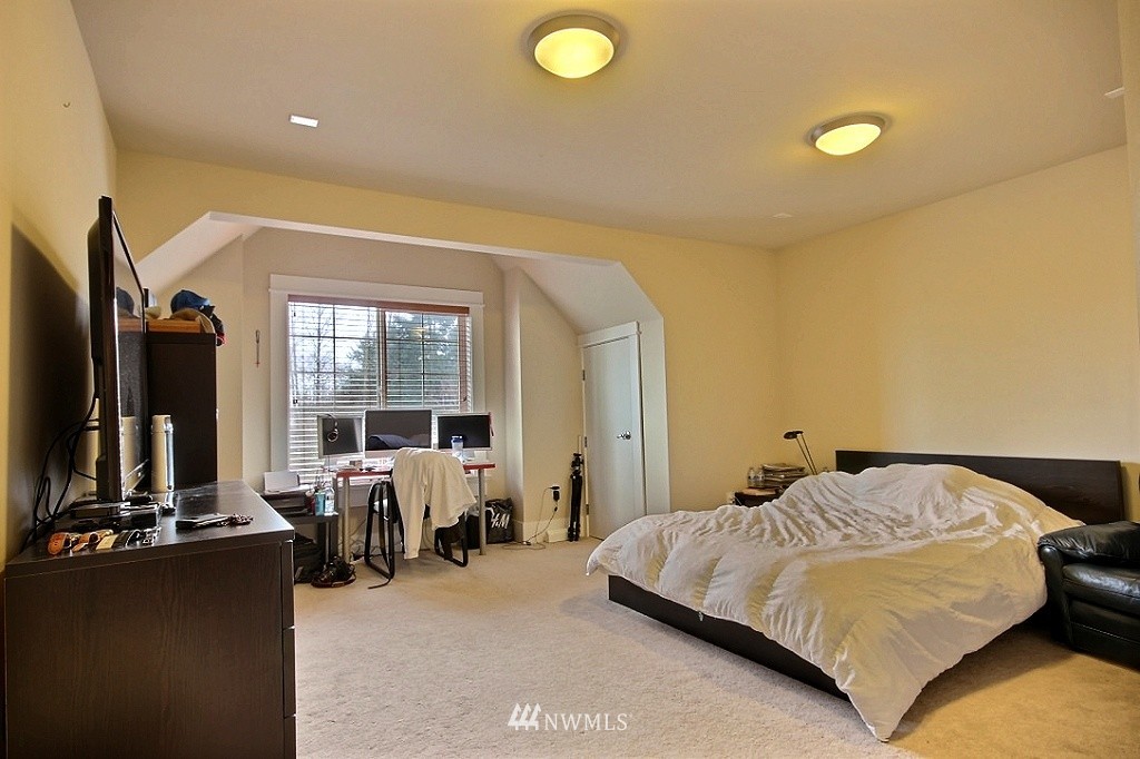 5132 Northeast 10th Street Renton, WA 98059 - Photo 19 of 25