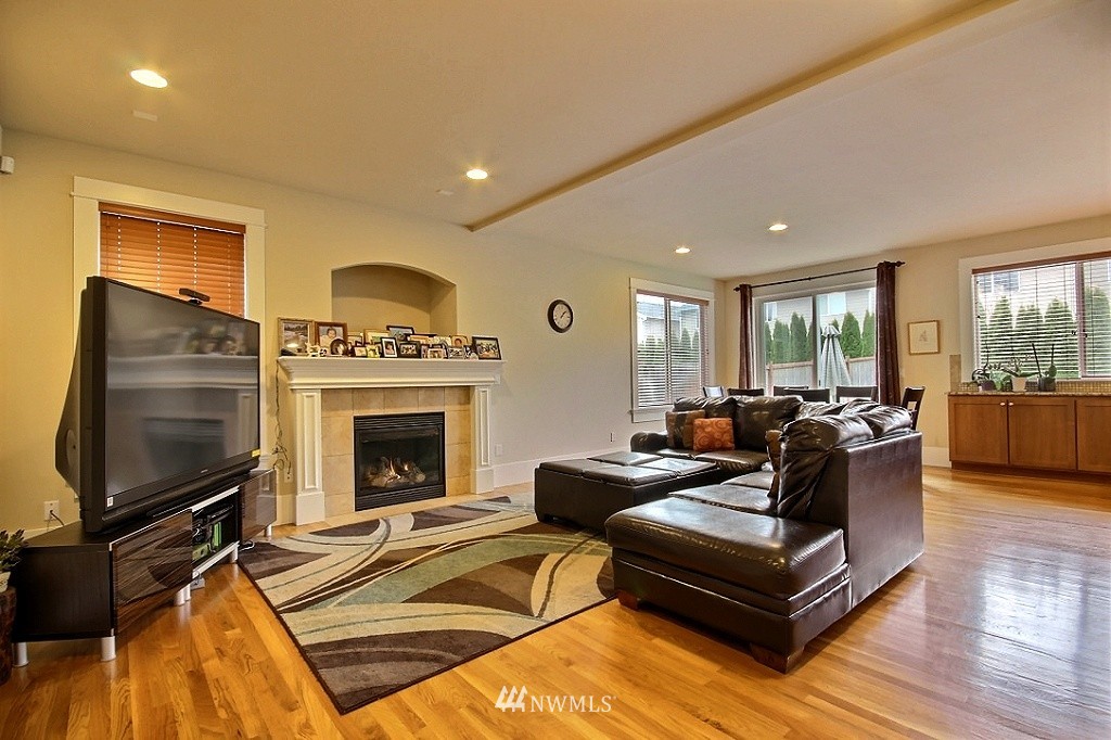 5132 Northeast 10th Street Renton, WA 98059 - Photo 6 of 25