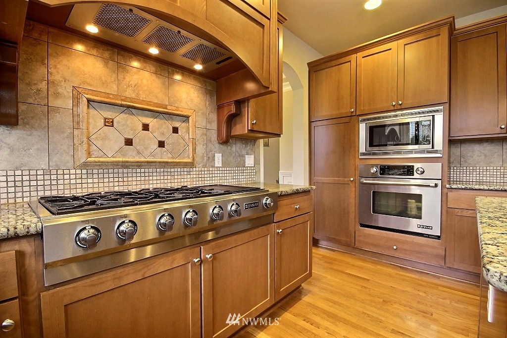 5132 Northeast 10th Street Renton, WA 98059 - Photo 9 of 25