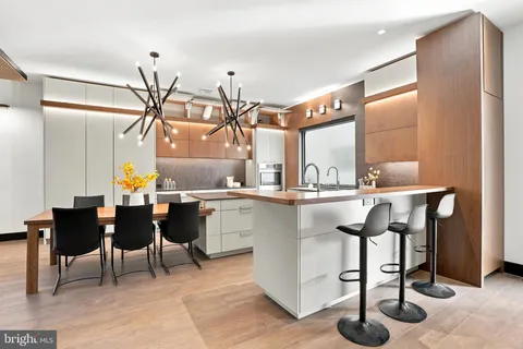 $2,950,000 | 2504 Delancey Place, Philadelphia, PA 19103
