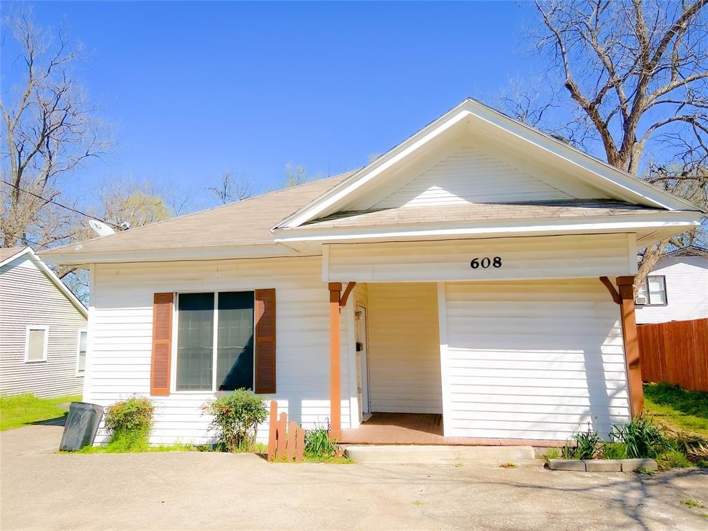 608 North Adelaide St