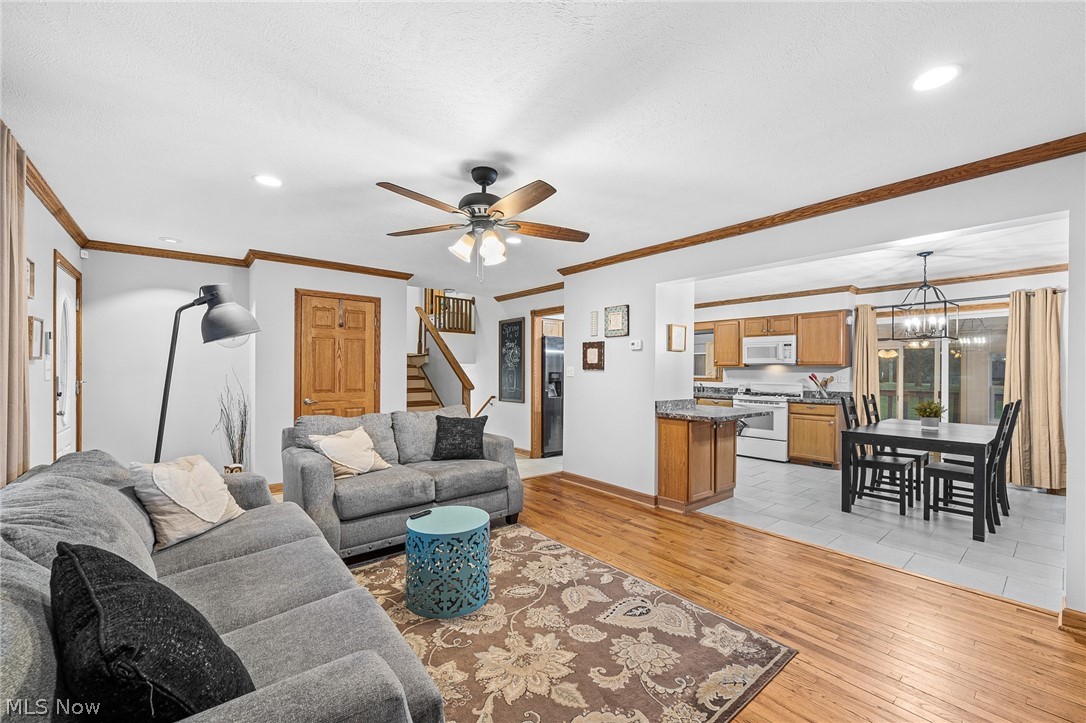 1557 Bellus Road Hinckley, OH 44233 - Photo 6 of 32