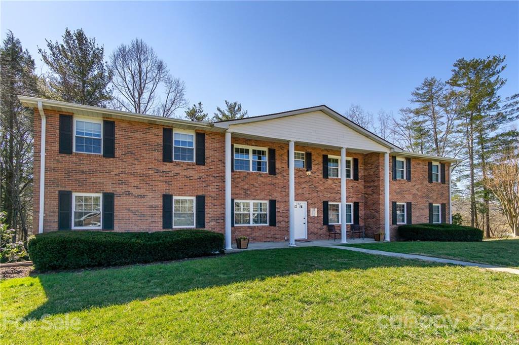 102 Falling Waters Road, Unit 4 Hendersonville, NC 28792 - Photo 1 of 30 Gallery Image 1