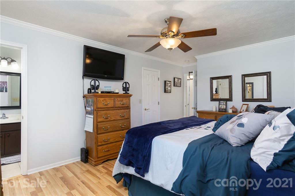 102 Falling Waters Road, Unit 4 Hendersonville, NC 28792 - Photo 15 of 30 Gallery Image 15