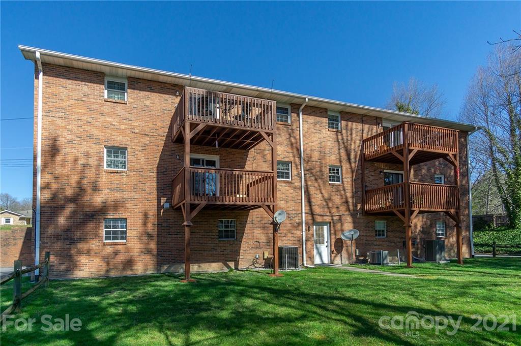 102 Falling Waters Road, Unit 4 Hendersonville, NC 28792 - Photo 25 of 30 Gallery Image 25