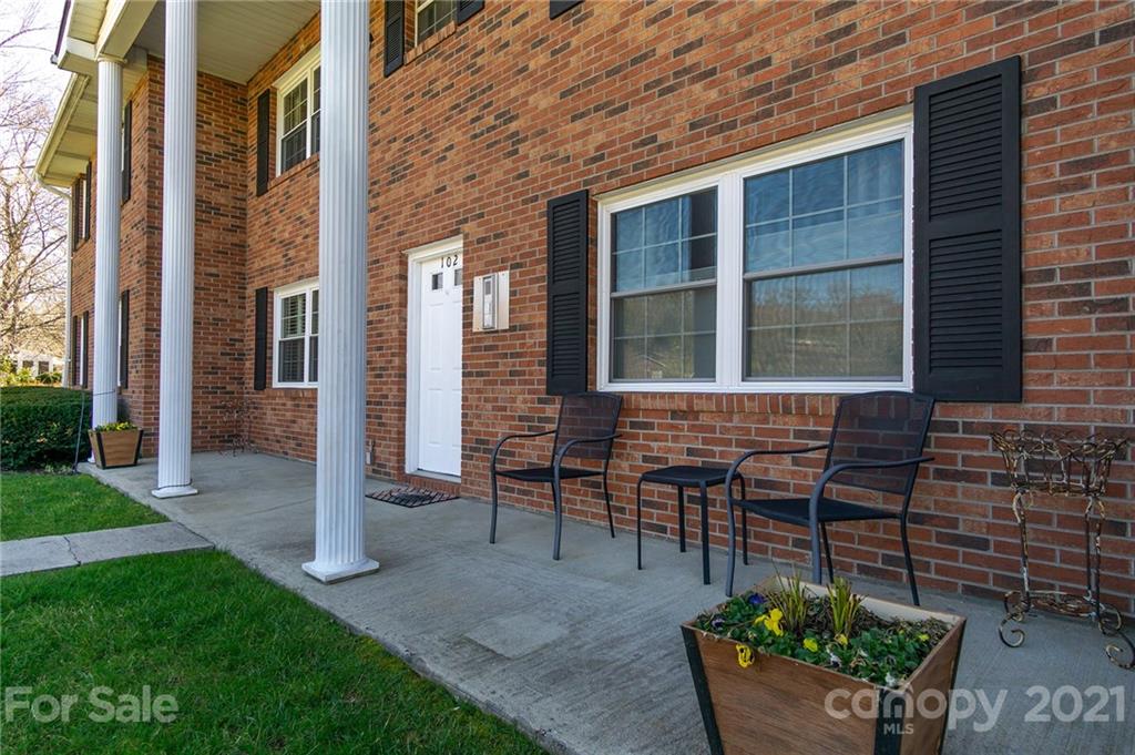 102 Falling Waters Road, Unit 4 Hendersonville, NC 28792 - Photo 30 of 30 Gallery Image 30
