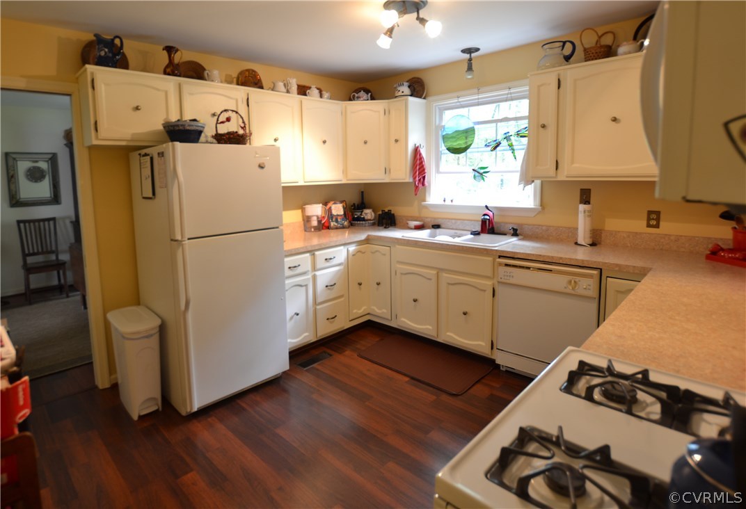 684 White Bank Road Walkerton, VA 23177 - Photo 8 of 20 Gallery Image 8