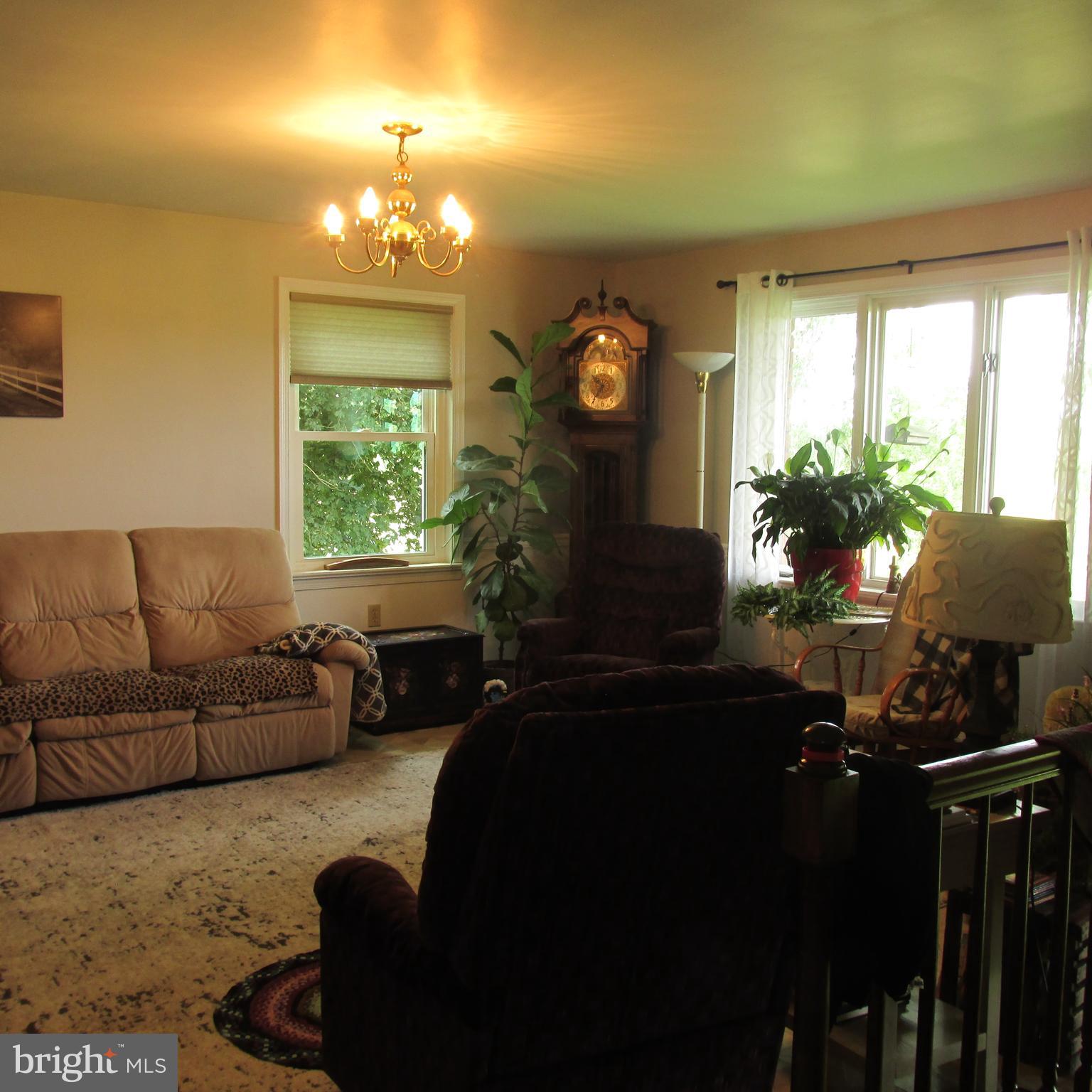 6086 Beaver Dam Road Narvon, PA 17555 - Photo 25 of 47 Living Room