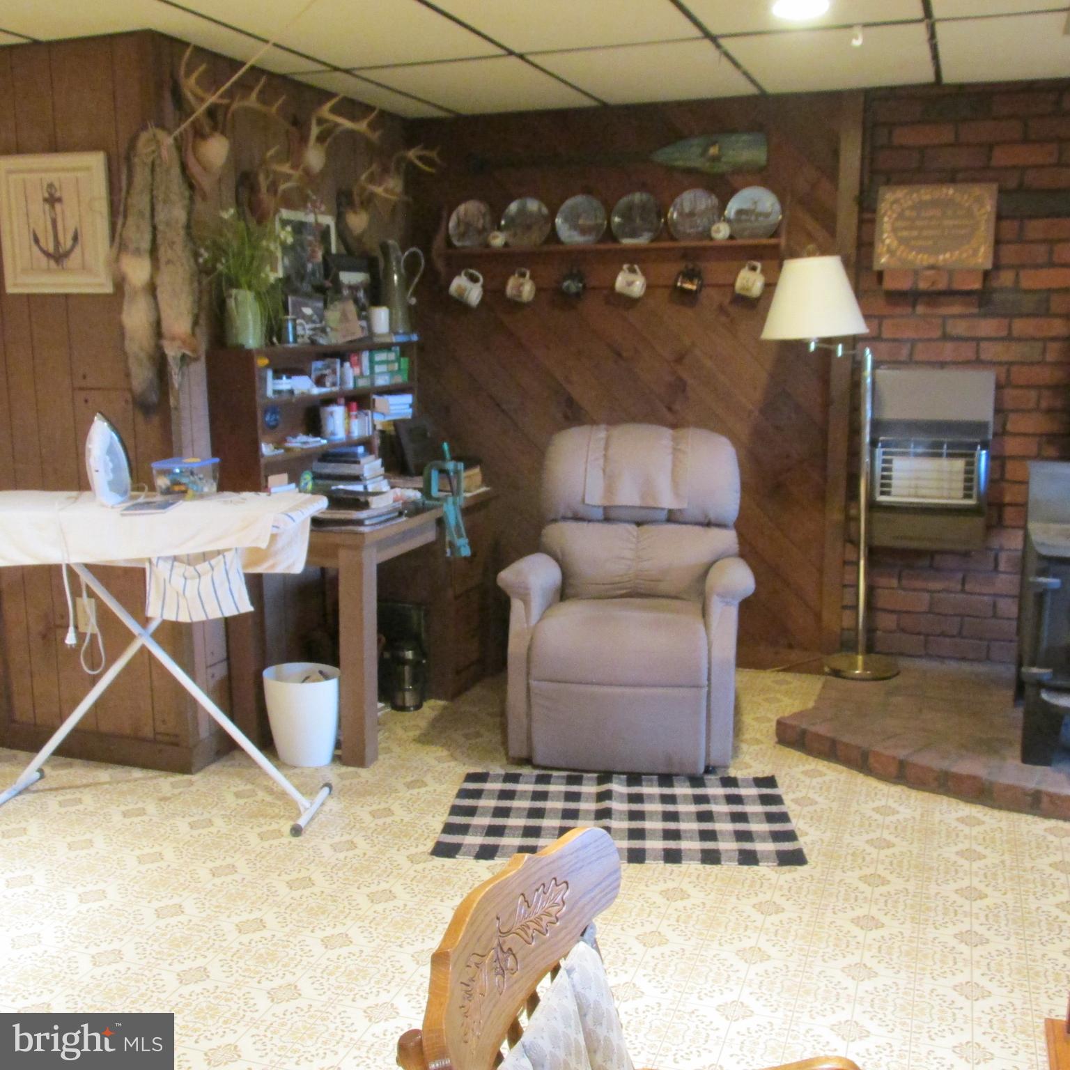 6086 Beaver Dam Road Narvon, PA 17555 - Photo 32 of 47 Family Room