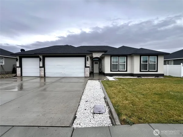 $455,000 | 1120 East Mt. Adams Street, Othello, WA 99344