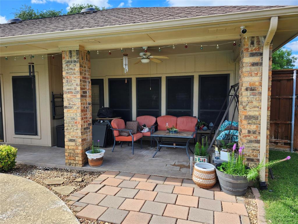 2112 Hunters Ridge Carrollton, TX 75006 - Photo 3 of 21