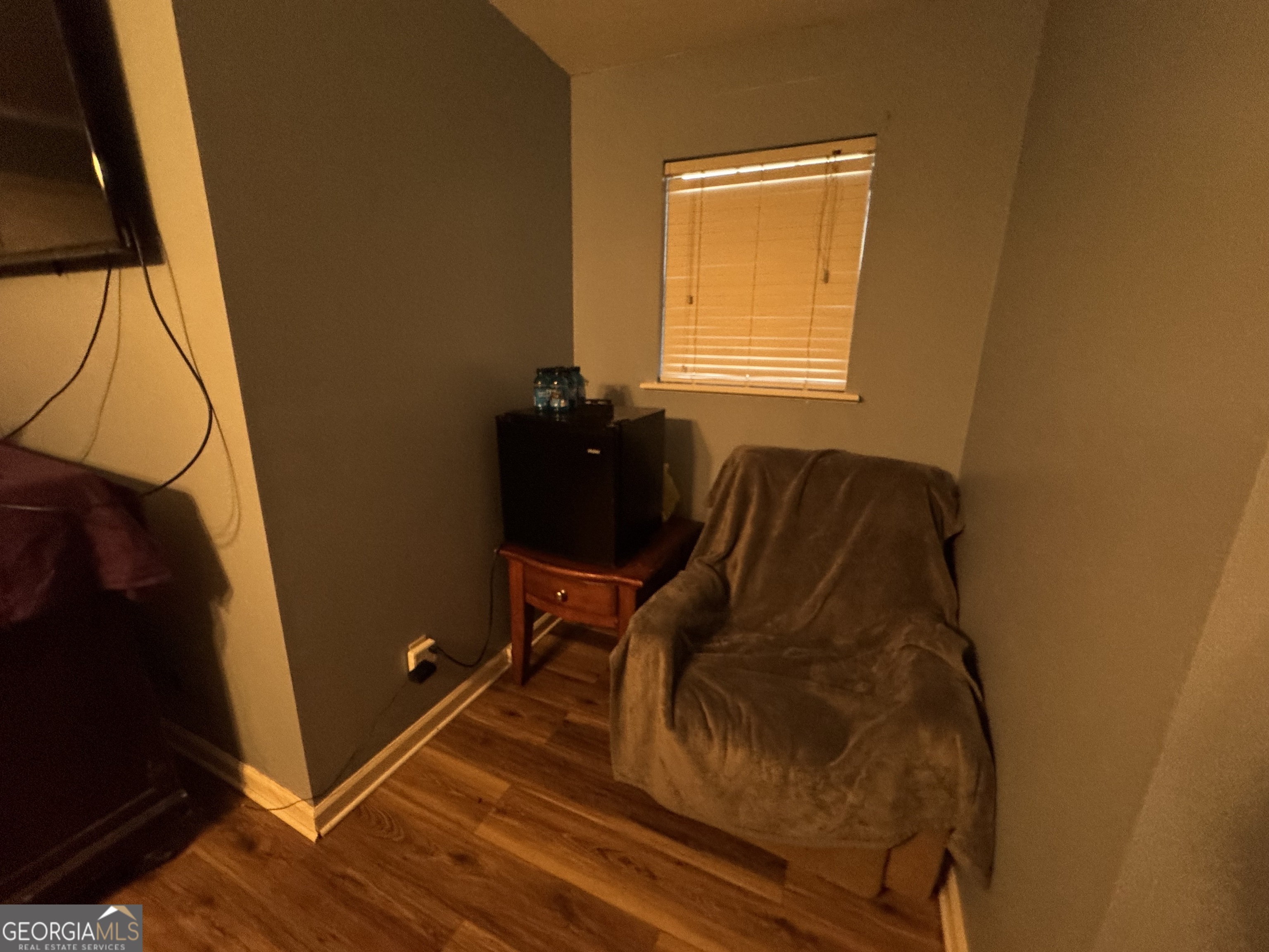 509 Lakeview Drive Dexter, GA 31019 - Photo 30 of 41 a room with a bed and a window