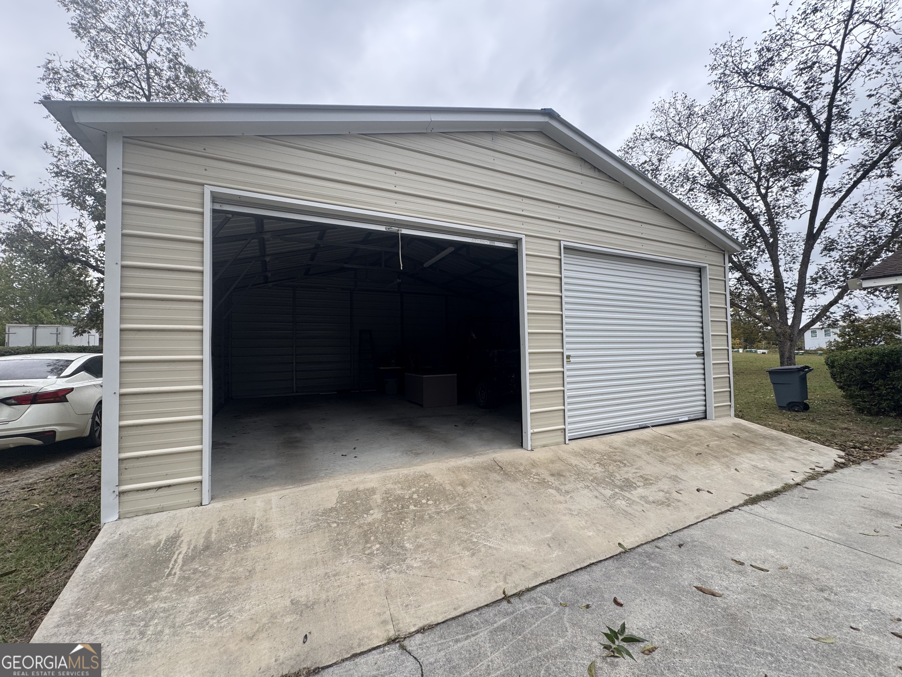 509 Lakeview Drive Dexter, GA 31019 - Photo 33 of 41 a view of garage