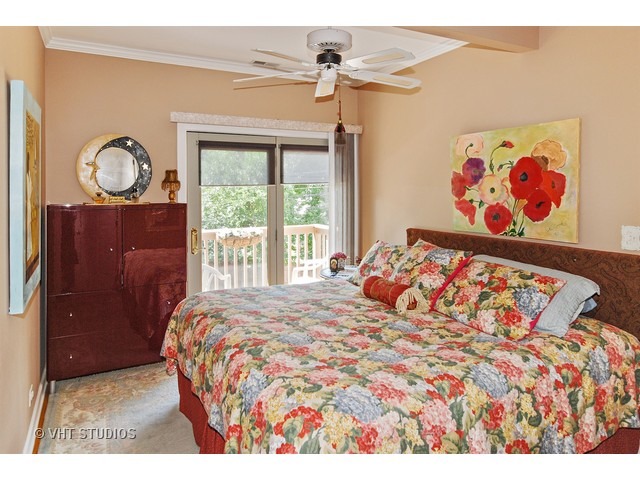 395 North Delaplaine Road, Unit 2E Riverside, IL 60546 - Photo 8 of 11