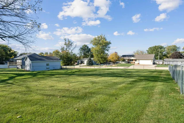 $224,000 | 8920 Badger Road, East Dubuque, IL 61025