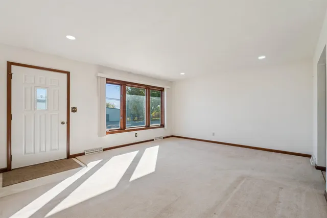 $224,000 | 8920 Badger Road, East Dubuque, IL 61025