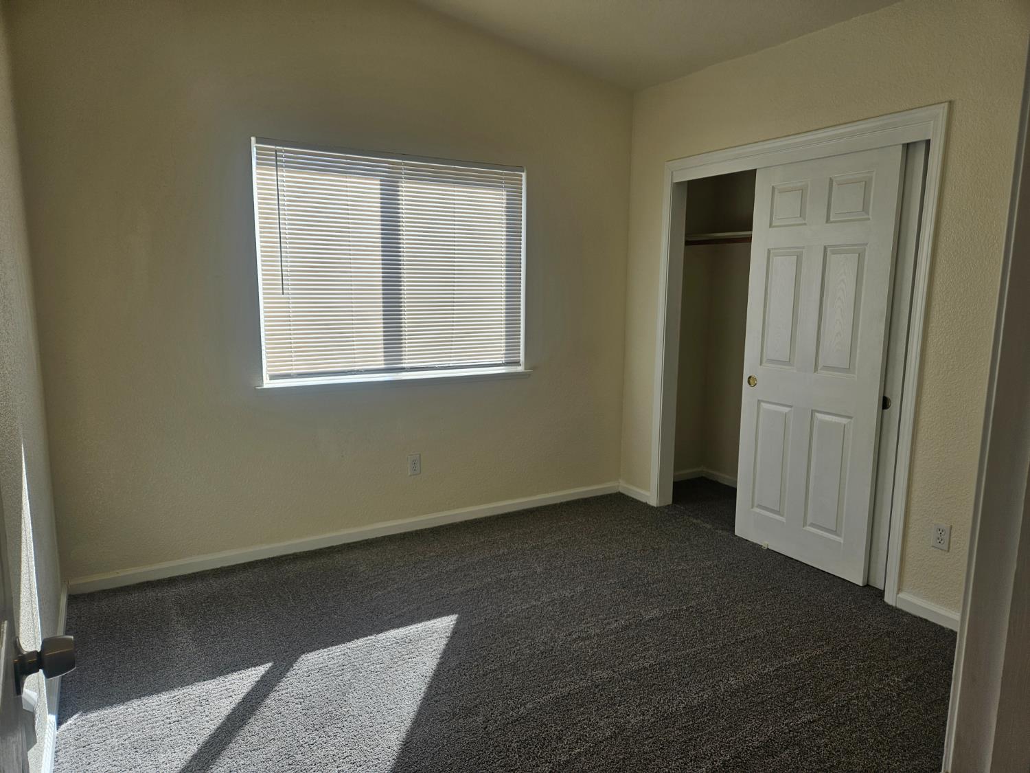 16172 West Botelho Avenue Kerman, CA 93630 - Photo 12 of 28