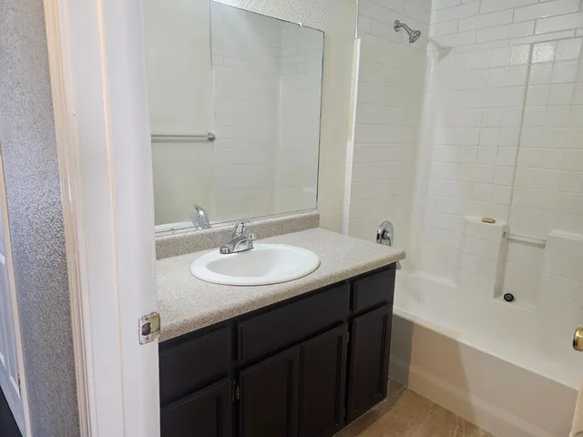 $2,200 | 16172 West Botelho Avenue, Kerman, CA 93630