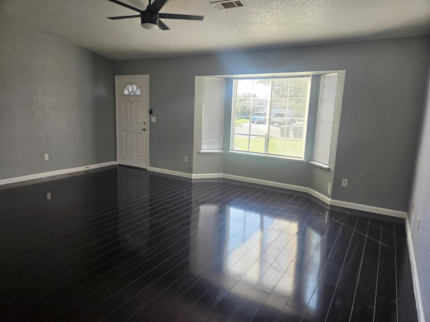 16172 West Botelho Avenue Kerman, CA 93630 - Photo 20 of 28