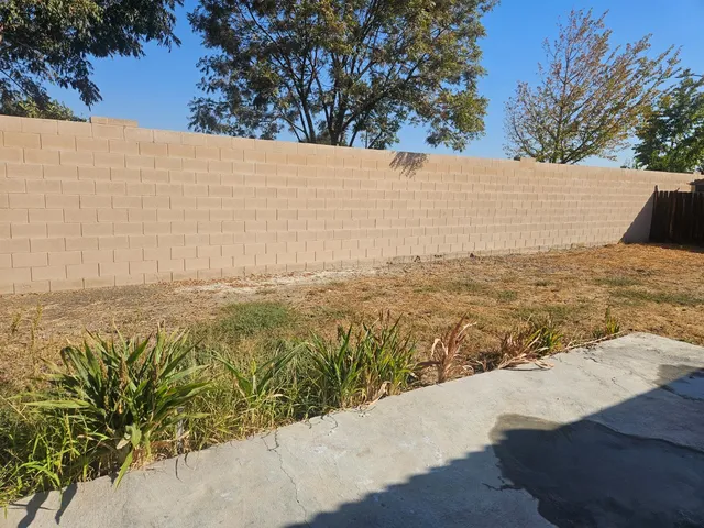 $2,200 | 16172 West Botelho Avenue, Kerman, CA 93630