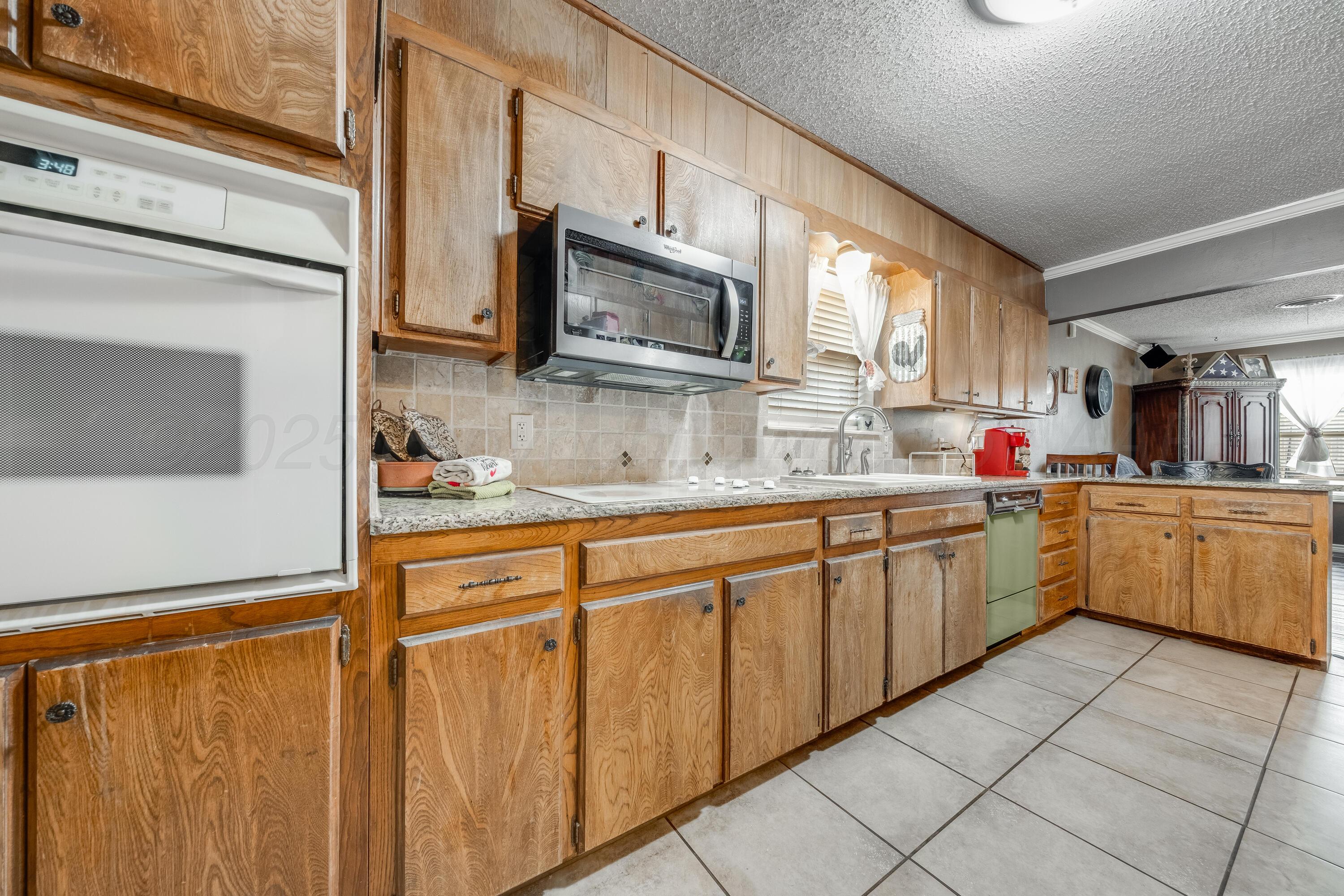 4819 South Rusk Street Amarillo, TX 79110 - Photo 15 of 31 Kitchen - 3
