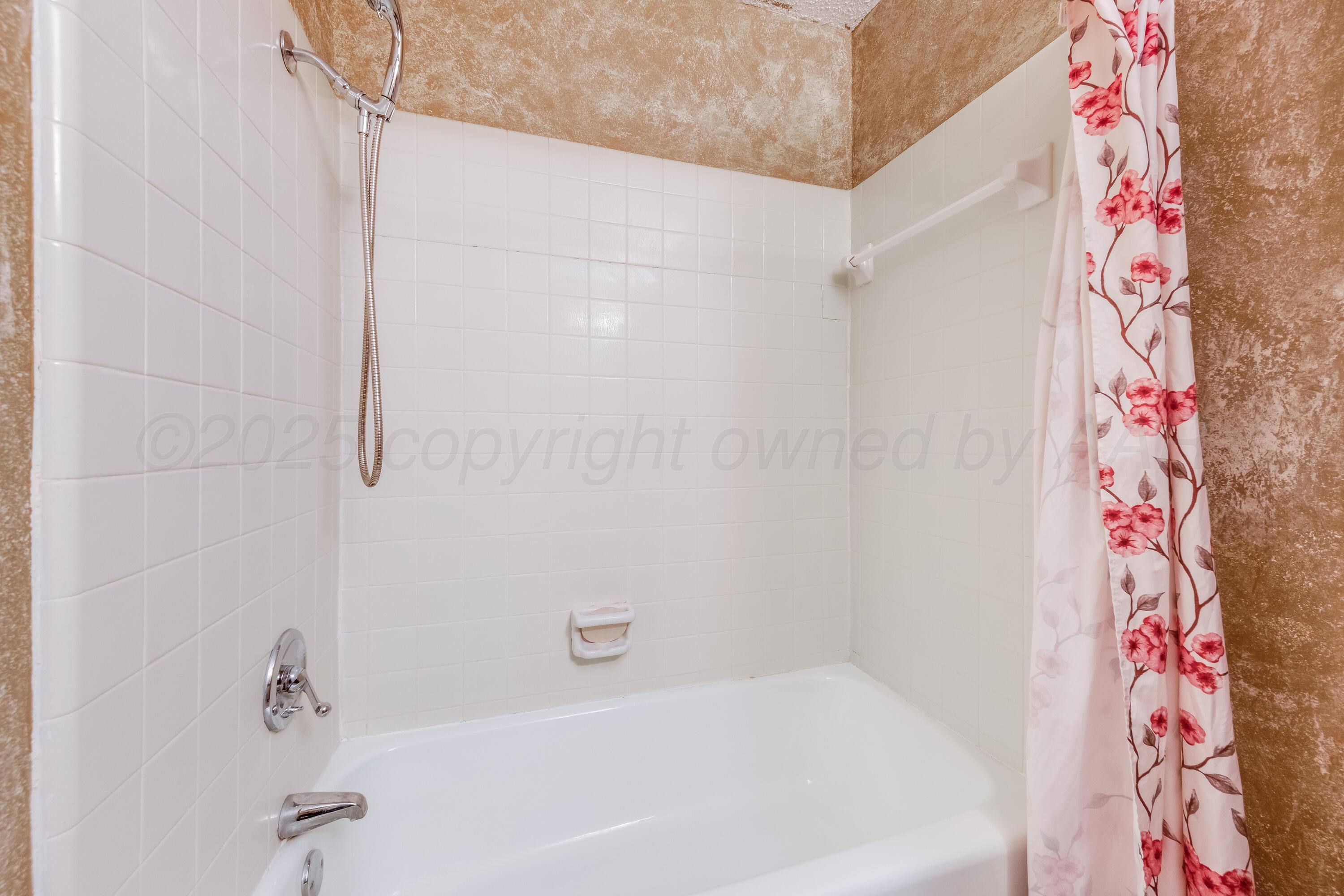 4819 South Rusk Street Amarillo, TX 79110 - Photo 19 of 31 Bathroom 2 - 2