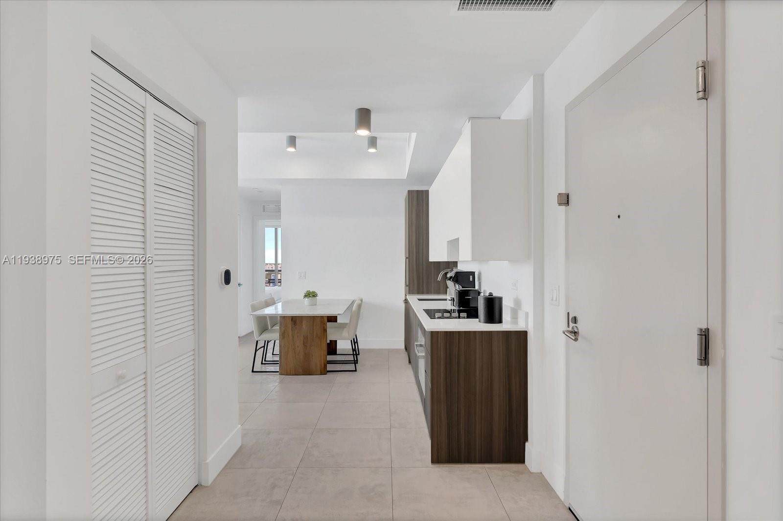 239 Southwest 9th Street, Unit 1603 Miami, FL 33130 - Photo 4 of 29