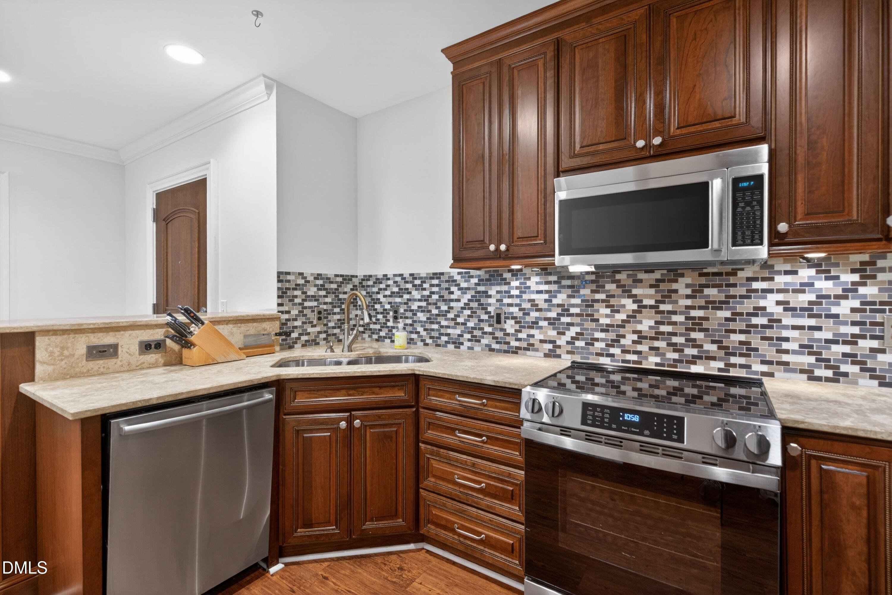 710 Independence Place, Unit 104 Raleigh, NC 27603 - Photo 9 of 34 Kitchen