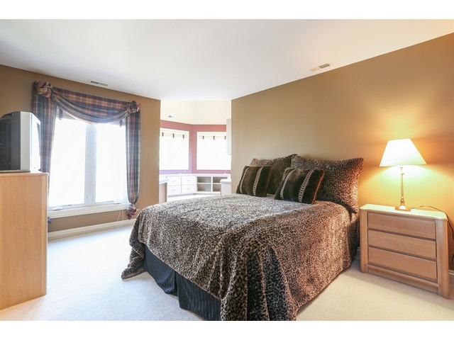 11 Clubside Court Burr Ridge, IL 60527 - Photo 17 of 25