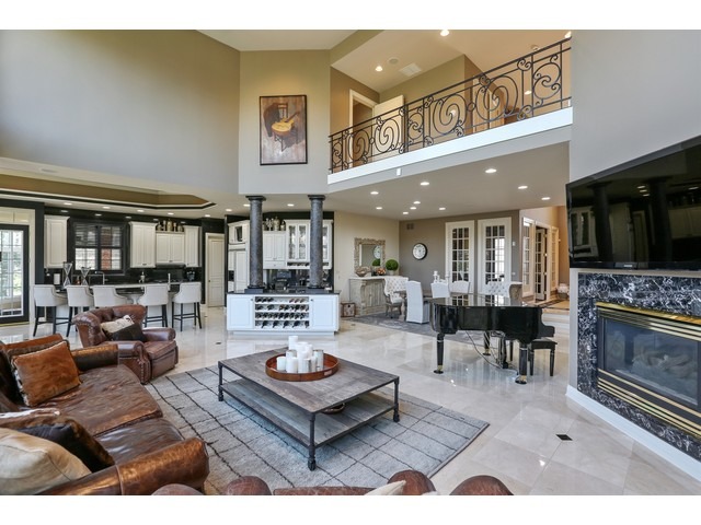 11 Clubside Court Burr Ridge, IL 60527 - Photo 8 of 25