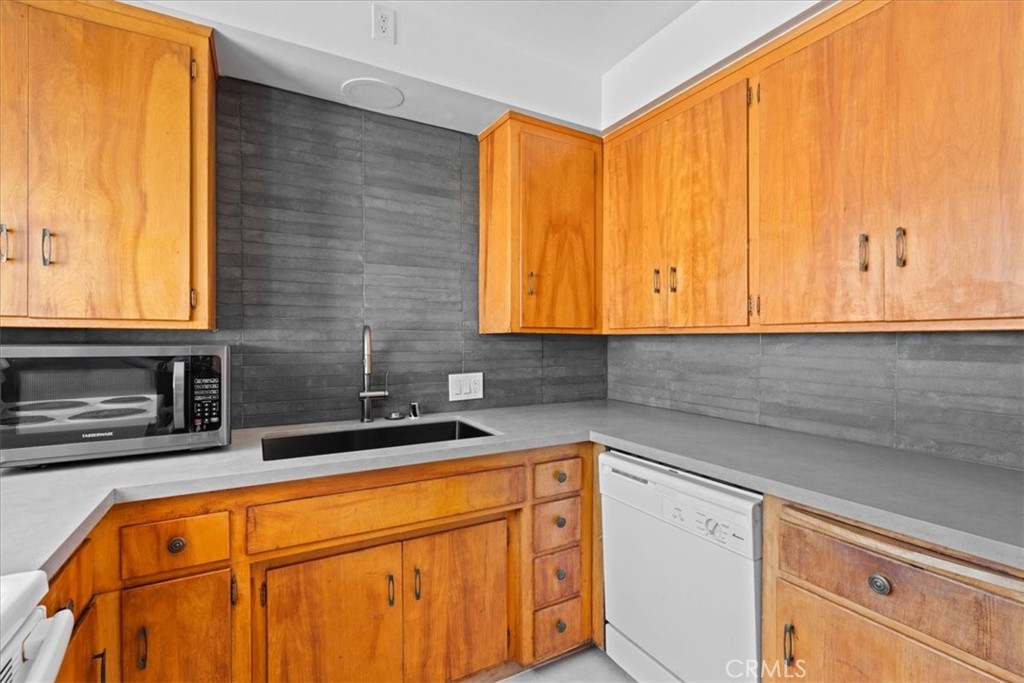 5829 2nd Street Long Beach, CA 90803 - Photo 5 of 39