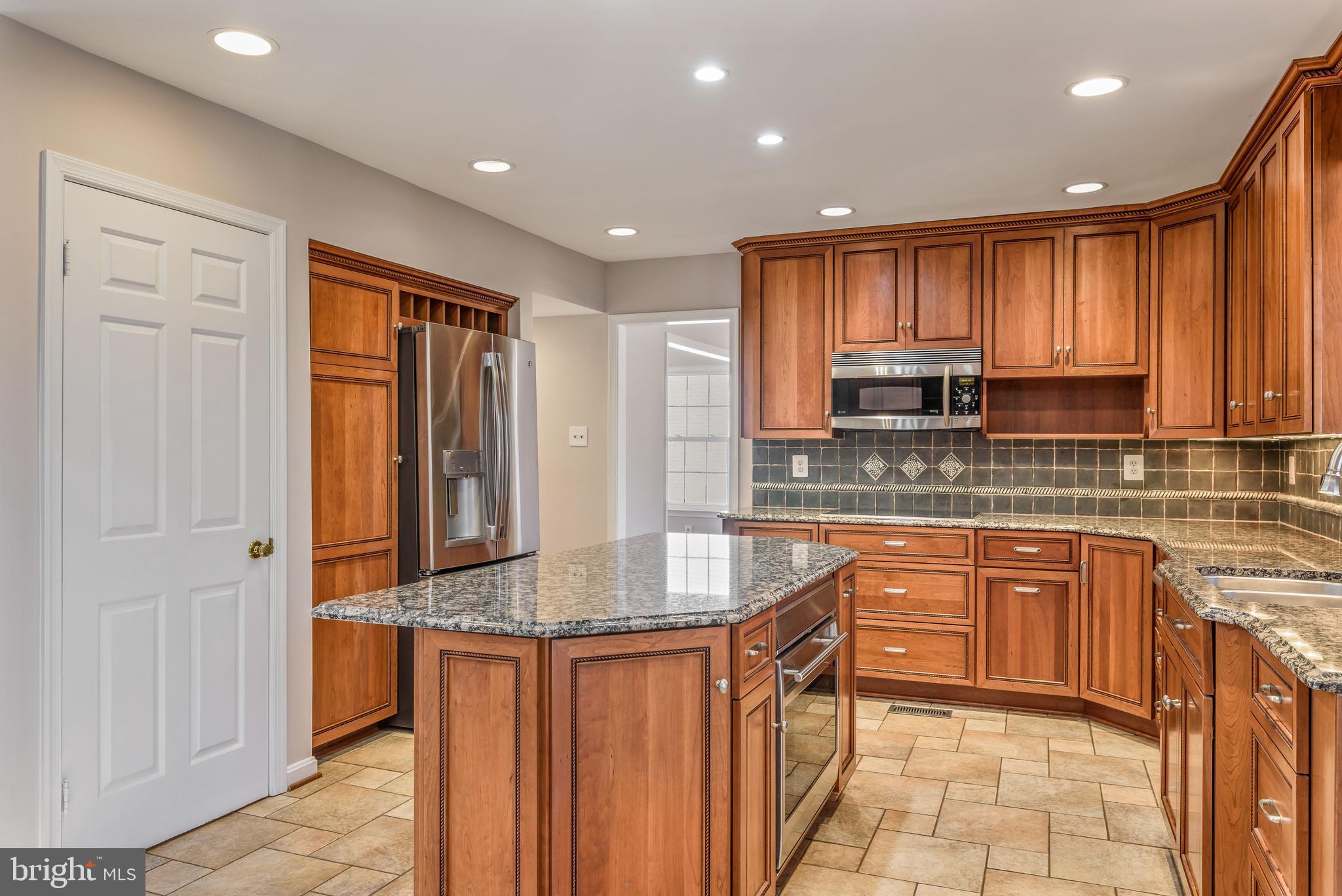 135 Seneca Ridge Drive Sterling, VA 20164 - Photo 11 of 41 Gallery Image 11