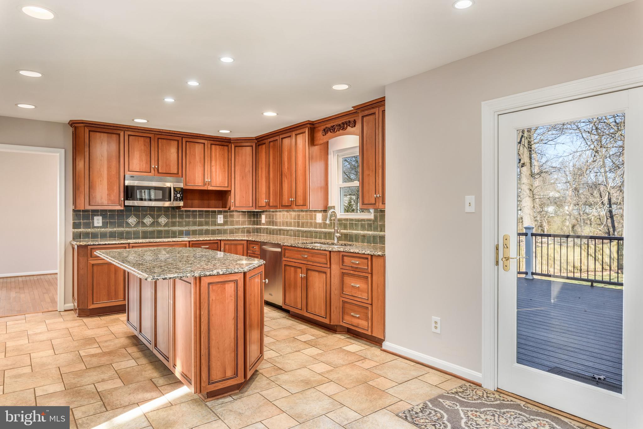 135 Seneca Ridge Drive Sterling, VA 20164 - Photo 12 of 41 Gallery Image 12