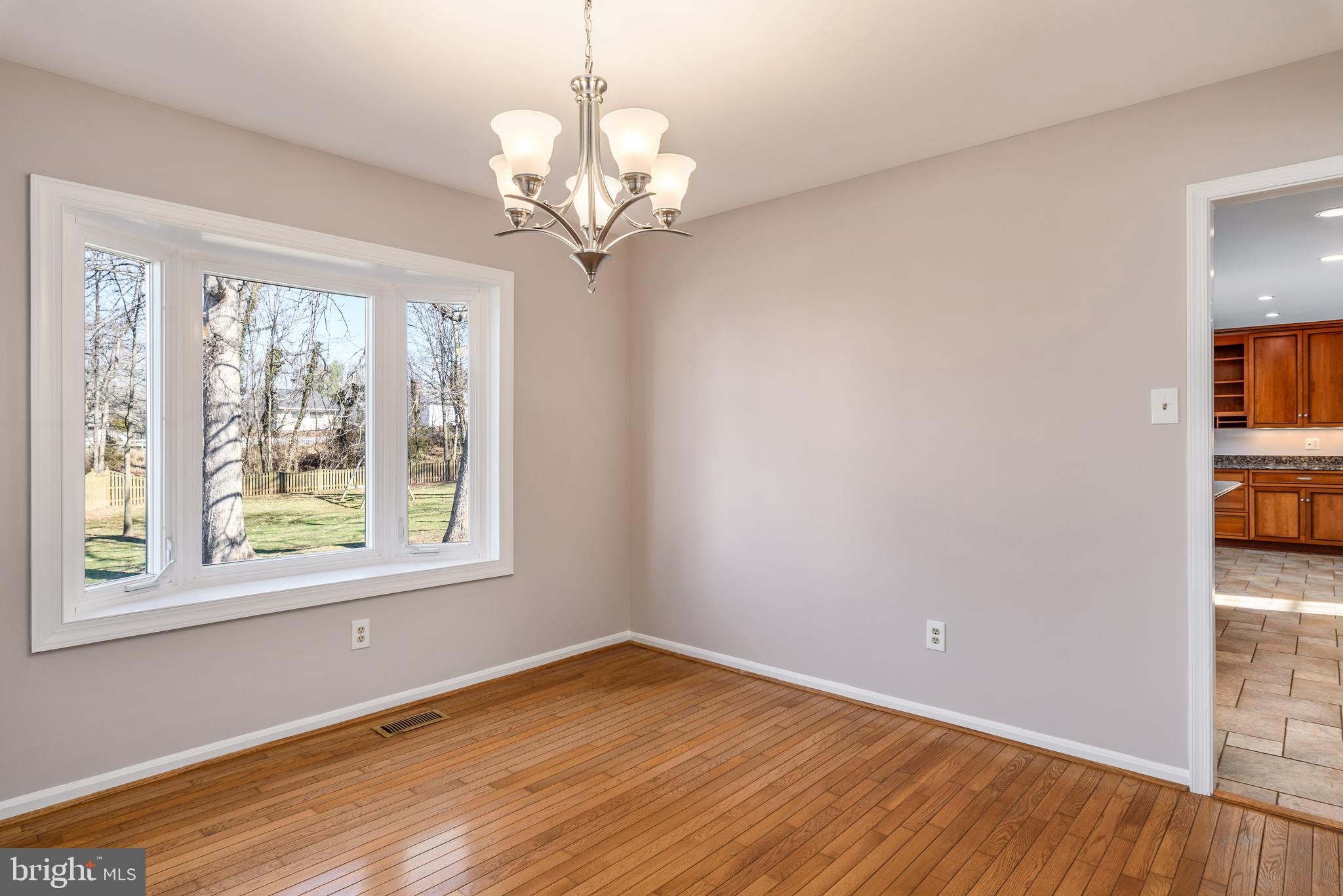135 Seneca Ridge Drive Sterling, VA 20164 - Photo 13 of 41 Gallery Image 13