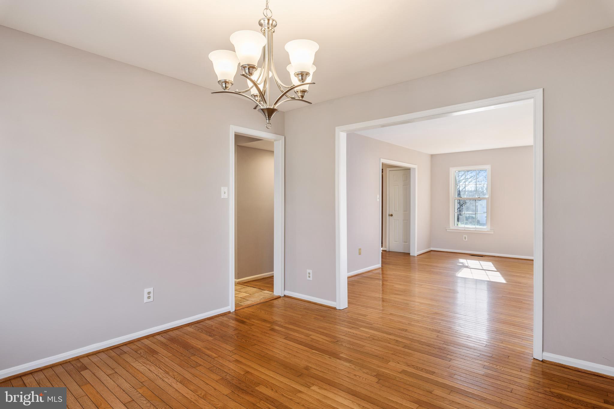 135 Seneca Ridge Drive Sterling, VA 20164 - Photo 14 of 41 Gallery Image 14