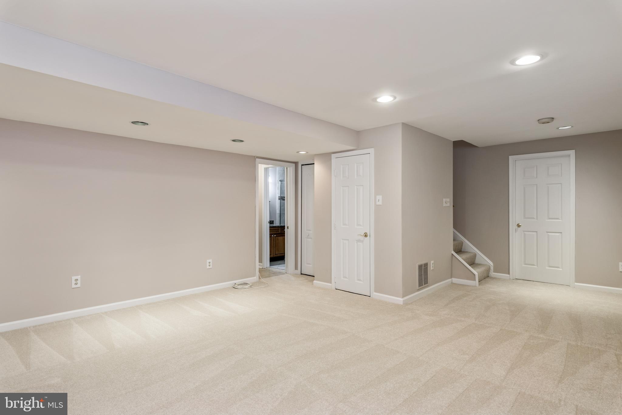 135 Seneca Ridge Drive Sterling, VA 20164 - Photo 33 of 41 Gallery Image 33