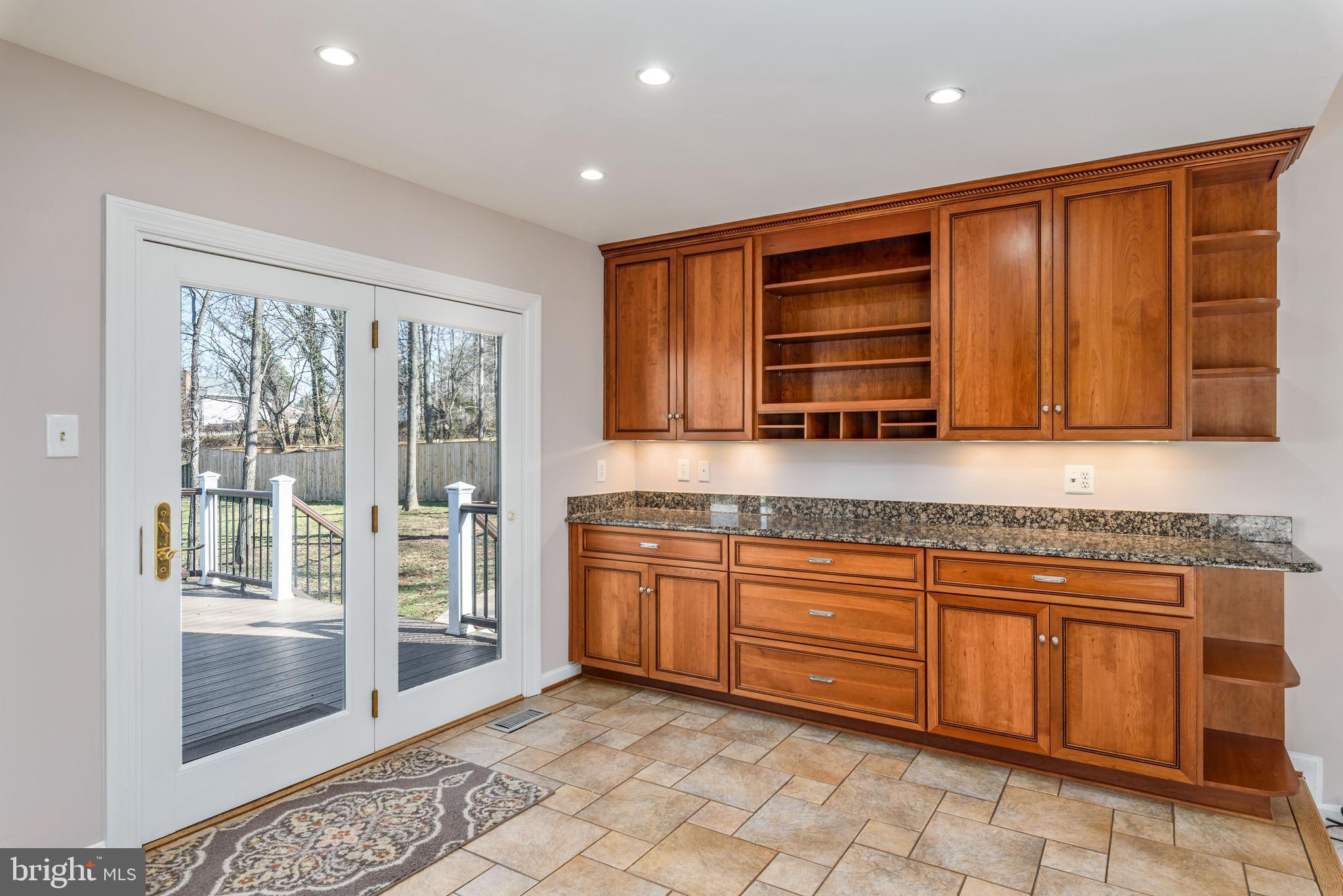 135 Seneca Ridge Drive Sterling, VA 20164 - Photo 8 of 41 Gallery Image 8