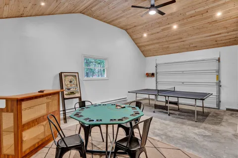 $349,900 | 1066 Knollwood Drive, Tobyhanna, PA 18466