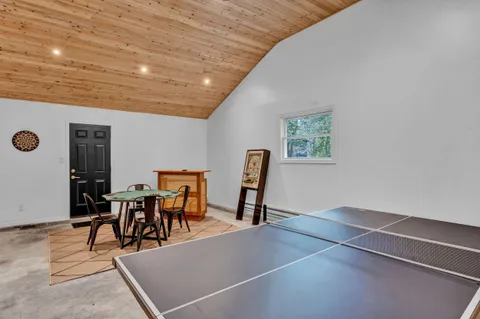 $349,900 | 1066 Knollwood Drive, Tobyhanna, PA 18466