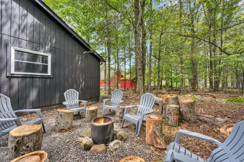 $349,900 | 1066 Knollwood Drive, Tobyhanna, PA 18466