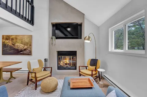 $349,900 | 1066 Knollwood Drive, Tobyhanna, PA 18466