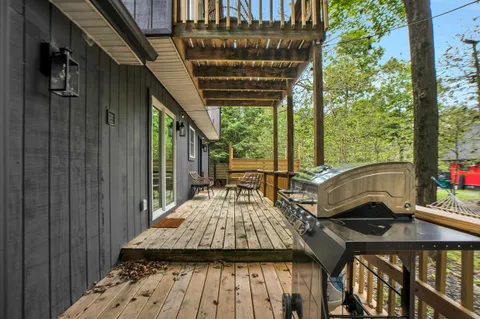 $349,900 | 1066 Knollwood Drive, Tobyhanna, PA 18466