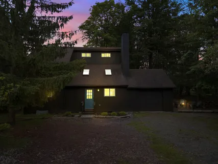 $349,900 | 1066 Knollwood Drive, Tobyhanna, PA 18466