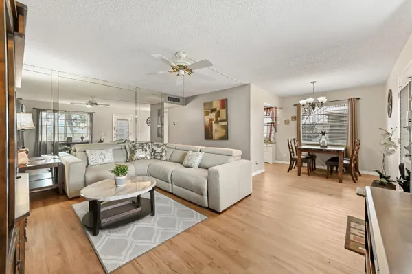$1,650 | 302 Capri G, Delray Beach, FL 33484