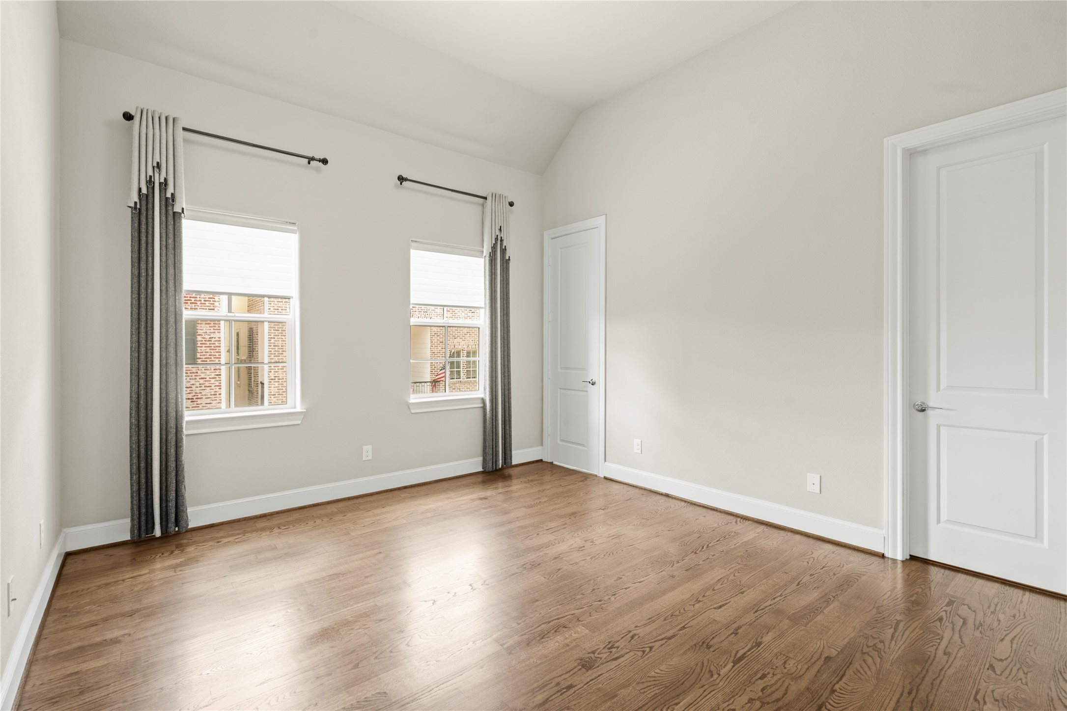 10902 Grove Tree Lane Houston, TX 77043 - Photo 22 of 36